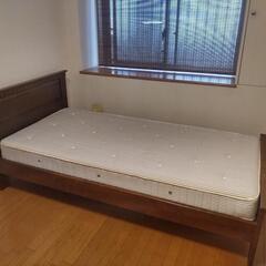 木製アンティーク調ベッド