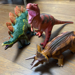 恐竜　３体　フィギュア　ビニールモデル