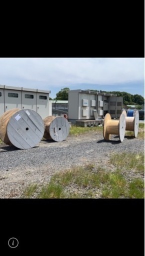 巨大ケーブルドラム　木製ドラム　電線ドラム