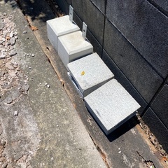 【無料】コンクリートベース2個 ブロックハーフサイズ3個