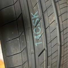 ホイール19インチとタイヤTOYO TRANPATH Lu2新品ですが小傷あり！画像参照