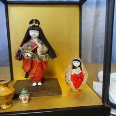 市松人形　+ 達磨さん風　+　陶器　ケース付き　高さ３３センチ