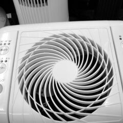 アイリスオーヤマ サーキュレーター 衣類乾燥除湿機 2021年製 IJDC-K80-W　１４３