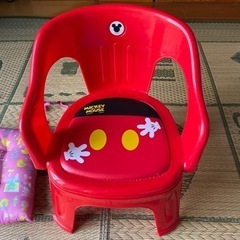 子供用椅子座布団付き＋おもちゃ付き　ディズニー