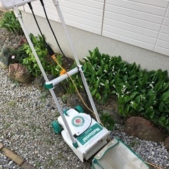 電動芝刈り機