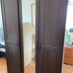 (IKEA)鏡付き衣装棚