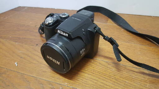 Nikon ニコン　デジタルカメラ　COOLPIX P90　本体とリチウム電池　動作未確認　ジャンクにて