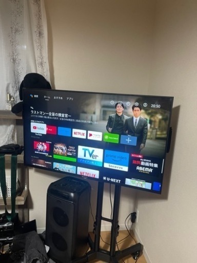 Android搭載テレビとテレビスタンドとスピーカー