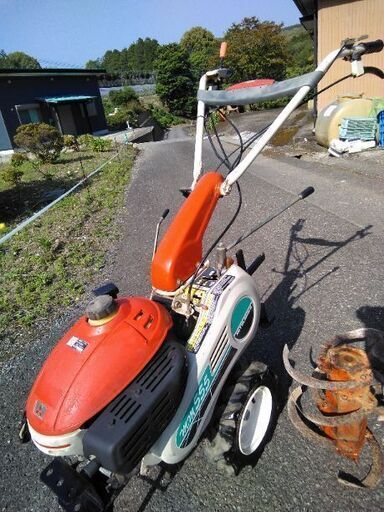 管理機 三菱 MM555 実働 プロ仕様 抵抗棒、六角ローター、走行タイヤ 管理機 三菱 MM555 実働 プロ仕様 抵抗棒、六角ローター、走行タイヤ