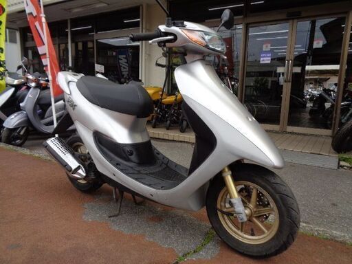 NO.4679　ライブディオＺＸ （ＤＩＯ） ２サイクル　シャッターキー付き後期モデル　ハネ付き　ディスクブレーキ　キャストホイール　シルバー　☆彡