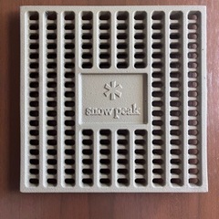 スノーピーク焚き火台Mスターターセットとトング