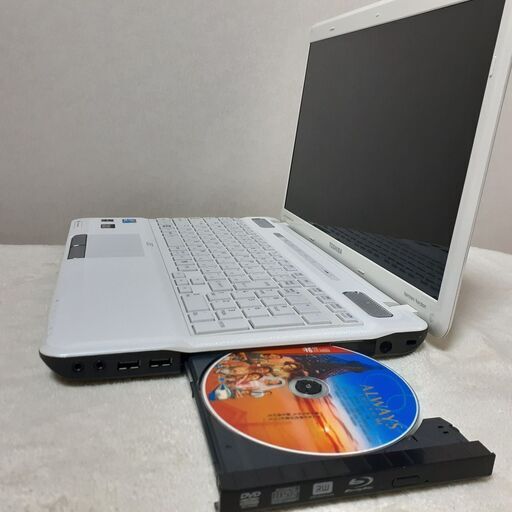 【取り置きr通です】TOSHIBA　dynabook　15インチ　SSD　i5　Office2021　Wi-Fi　ブルーレイ　テンキー付き　Windows11