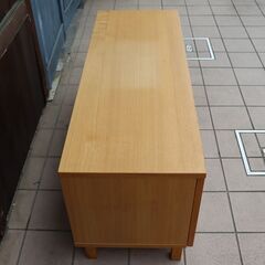 人気の無印良品(MUJI)のタモ材を使用したTVボードです。ナチュラルな