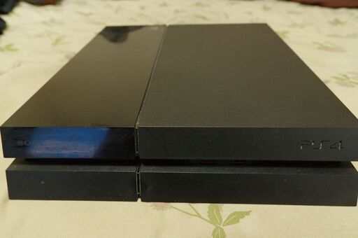 フル初期化済み！PS4　メディアは読み込めませんがダウンロードでゲームができます　初期化のために購入したコントローラー（新品）ついています