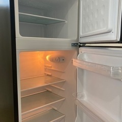 【引取完了】冷蔵庫：2022年製【ハイアール】130Ｌ／黒／7ヶ月使用