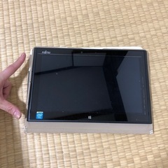 富士通　タブレット　Windows