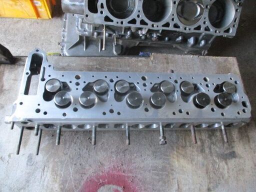 オールド-ベンツー113-111エンジン加工済みシリンダーヘツト販売 