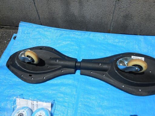 配送出来ます】使用頻度少 ヘルメット 超速ウィール付き ブレイブ 