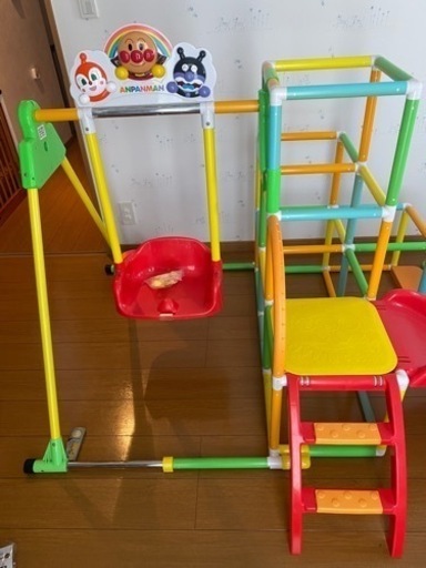 アンパンマン　ジム　ブランコ　滑り台　鉄棒　ロッキング