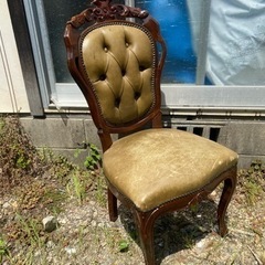 ⚫️アンティーク？古い革張りの椅子