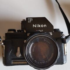 ニコンカメラ-Fフォットミックとレンズ2本・レンズカバー