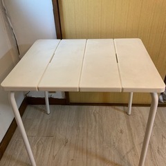 IKEAベランダ用のテーブル、イス2脚のセット【５月２８日引き渡...