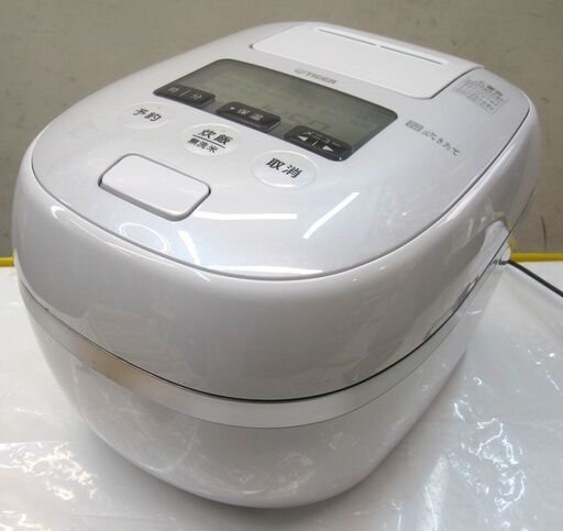 品質保証☆配達有り！20000円(税抜）タイガー 3合炊き 圧力IH炊飯器 2022年製 土鍋かまど鍋コート 9層