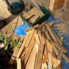 木切れ　無料　杉など　端材　木材