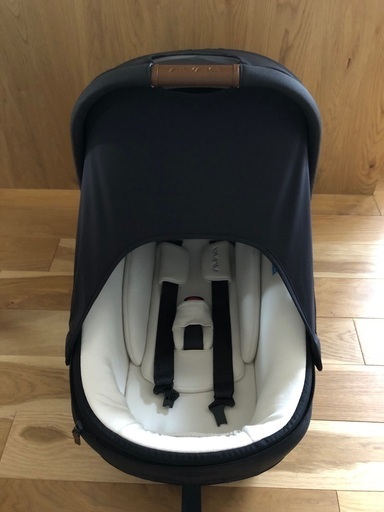 NUNA キャリ　ネクスト(商品コード:38128)　20%値下げしました！2023年2月〜数回使用。 NUNA キャリ ネクスト(商品コード:38128) 20%値下げしました！2023年2