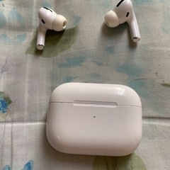 AirPods Pro イヤホン両耳有　ケース傷あり