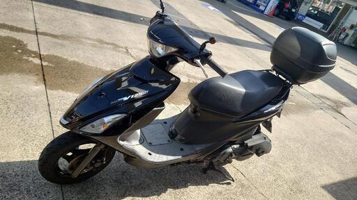 アドレスV125s　GIVIボックス付