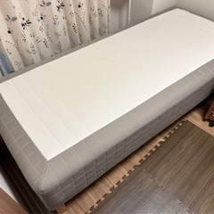 シングルベッド IKEA 脚付きマットレス