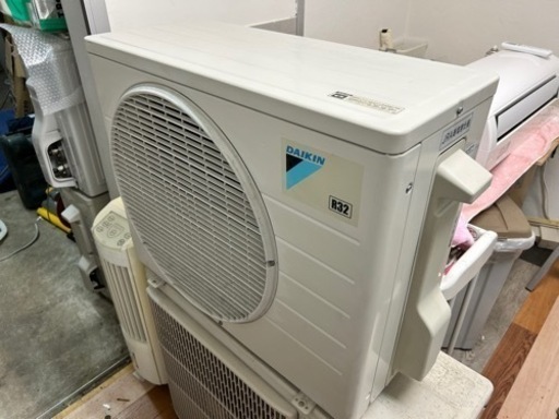 DAIKIN 冷暖房エアコン2.2k 設置まで致します。決定致しました