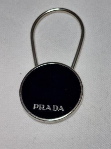 プラダ　PRADA　丸プレート　キーリング　キーホルダー　美品　保存袋付き