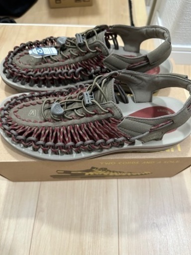 keen ユニーク　サンダル　27.5cm