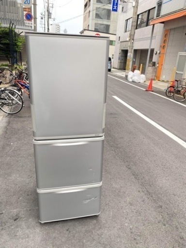超格安価格 3ドア冷凍冷蔵庫✅安心保証付け㊗️設置込み大阪市内無料配達 冷蔵庫