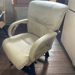 食卓5点セット！椅子1脚2万円しますがセットで39,800円