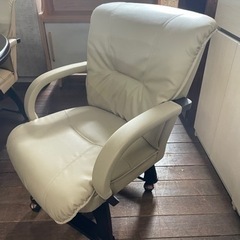 食卓5点セット！椅子1脚2万円しますがセットで39,800円