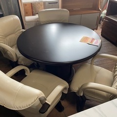 食卓5点セット！椅子1脚2万円しますがセットで39,800円