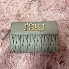 MIUMIU 財布