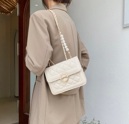 【新品】バッグ　白