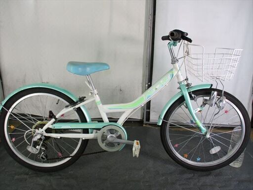 シンプルなホワイトカラー。ブリヂストンの子供自転車を買取入荷致し 