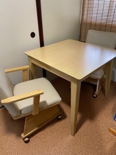 ニトリ　コタツダイニングテーブル・椅子