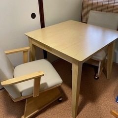 ニトリ　コタツダイニングテーブル・椅子