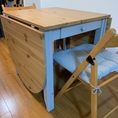 IKEA ダイニングテーブル　GAMLEBY 椅子4脚付き　7月...