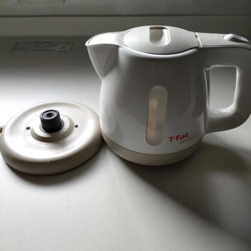 ティファール　湯沸かし器　ポット　白