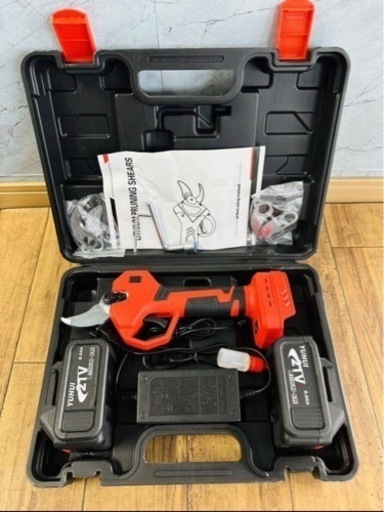新型電動ハサミ 充電式 切断直径40mm 庭木/枝切り/果樹用/電線/ケーブル 新型電動ハサミ 充電式 切断直径40mm 庭木/枝切り/果樹用/電線