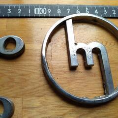 マツダ  ボンゴ  旧車  エンブレム