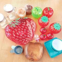 イチゴ　りんご　皿　プラスチック　ケース