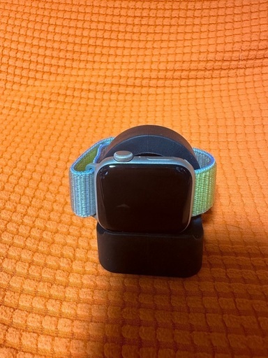 極美品　値下げ無し　Apple Watch SE(2世代) GPS star right 40mm 本日終了